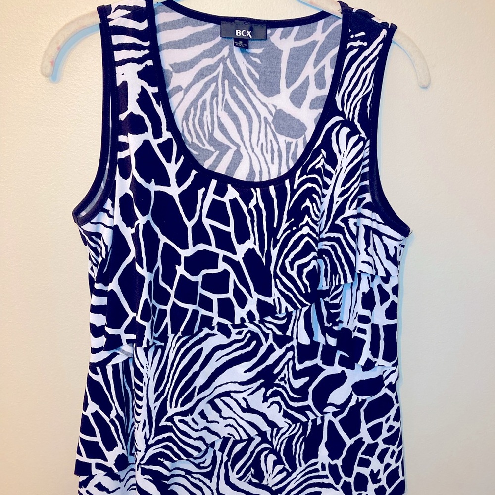 BCX Black and White Ruffled Top Medium